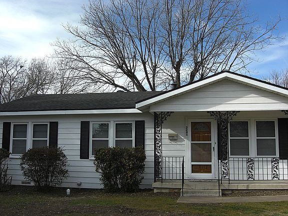 2nd image of 3245 Aurora St