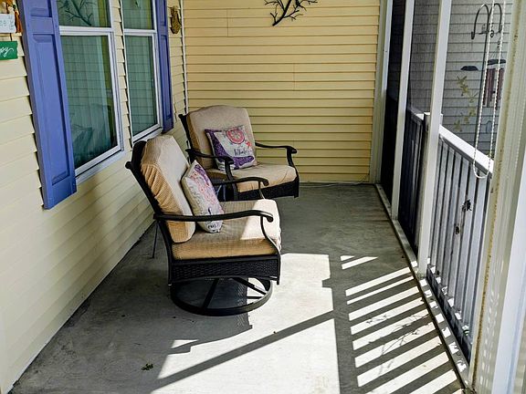 3rd image of 38537 Tee Time Rd