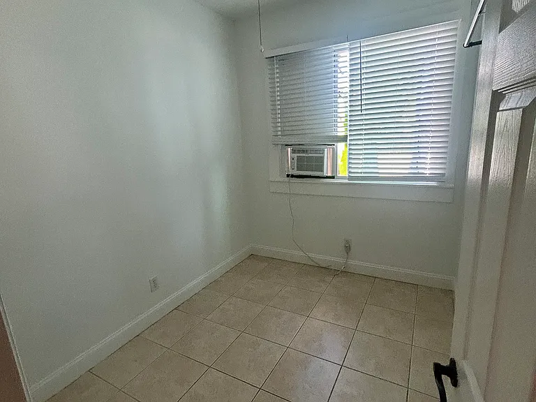 Extra room, could be a small bedroom/office