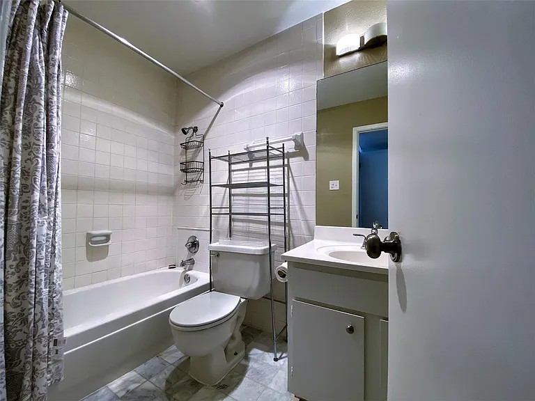 751 Bering Dr #B — Photo 18
