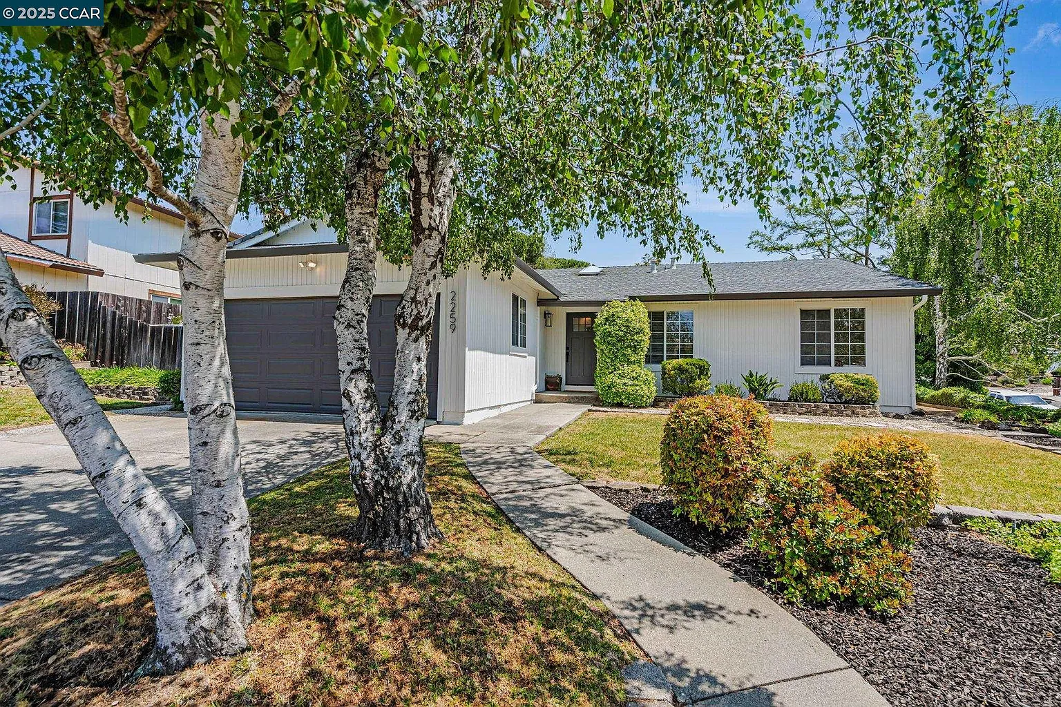2259 Redwood Rd photo 1