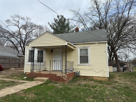 923 W South St, Vandalia, IL 62471