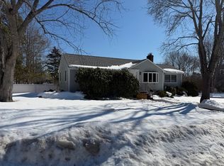 2 Sachem Rd, Peabody, MA 01960