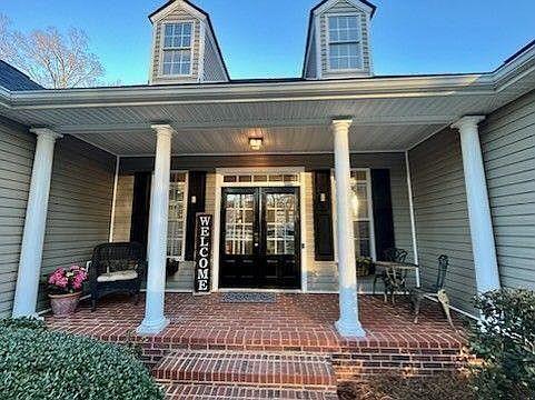 1st image of 607 Holland Rd