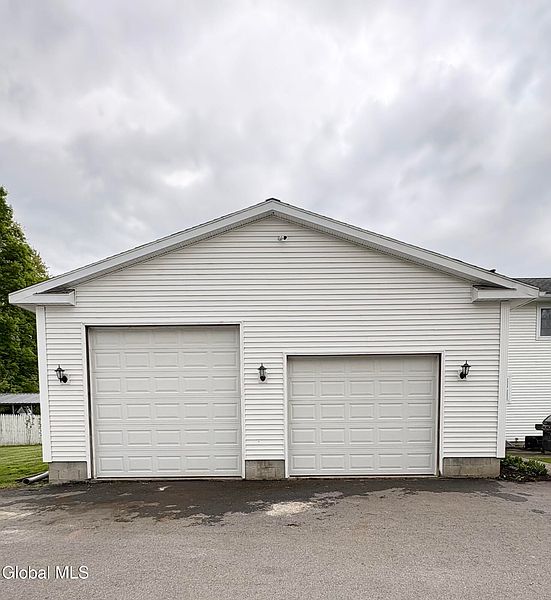 3rd image of 37 Vischer Ferry Road