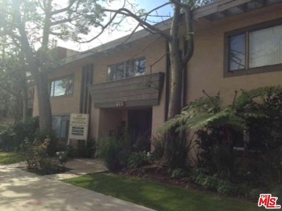 5th image of 625 S Barrington Ave APT 5