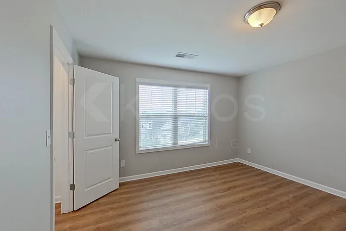 215 Orchard Ln — Photo 18