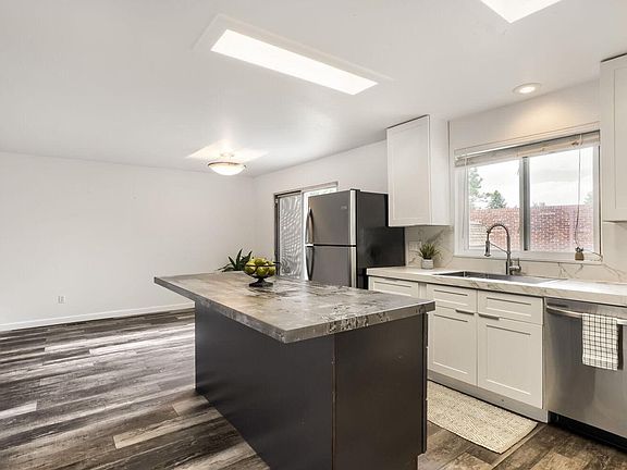 4th image of 660 Parthenon Ct