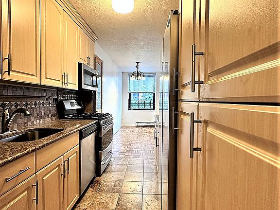 4th image of 1641 3rd Ave APT 3A