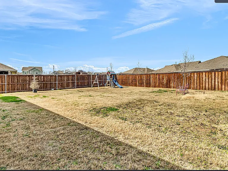13009 Enclave Pkwy — Photo 1