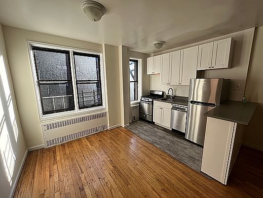 2nd image of 175 Hawthorne St APT 3C