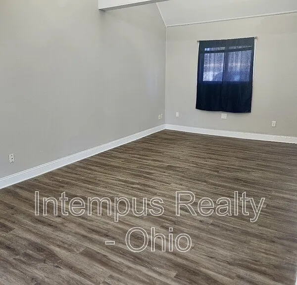 3925 Irwin Ave — Photo 3