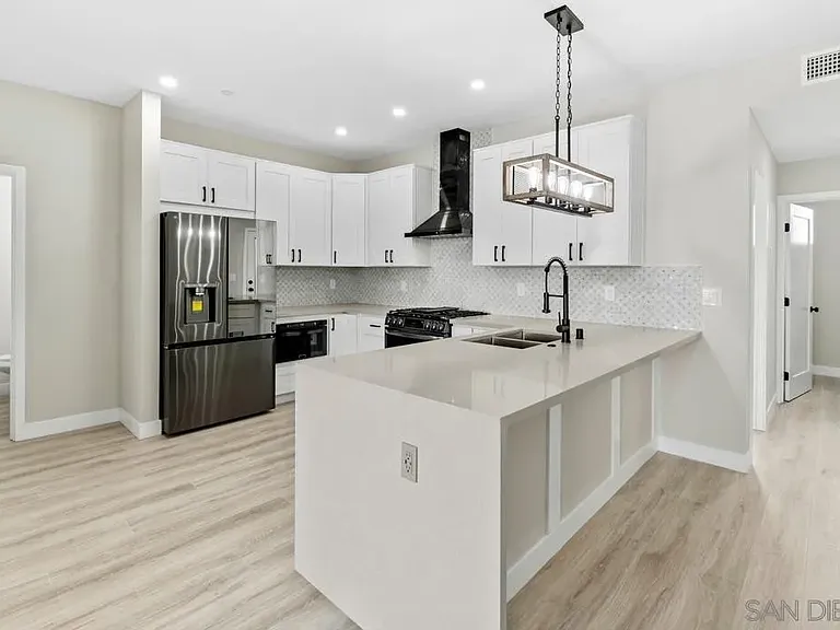 352 Imperial Beach Blvd — Photo 8