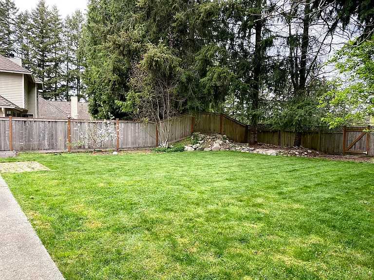 23820 SE 40th Pl — Photo 25