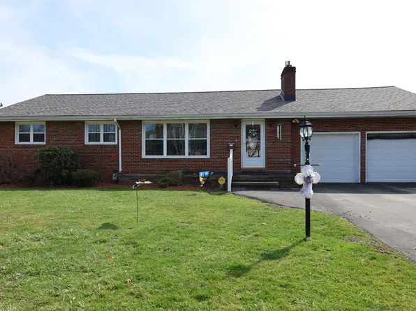 25 W Elizabeth St, New Castle, PA 16105