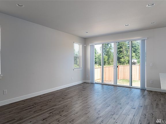 4th image of 8415 57th Pl NE