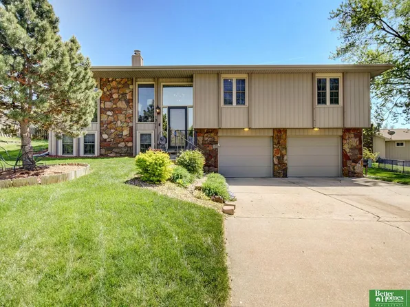 1011 Bea Cir, Bellevue, NE 68005