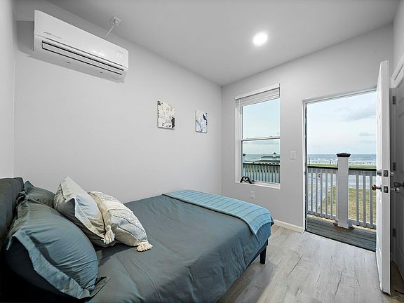 2nd image of 801 Avenue K #F
