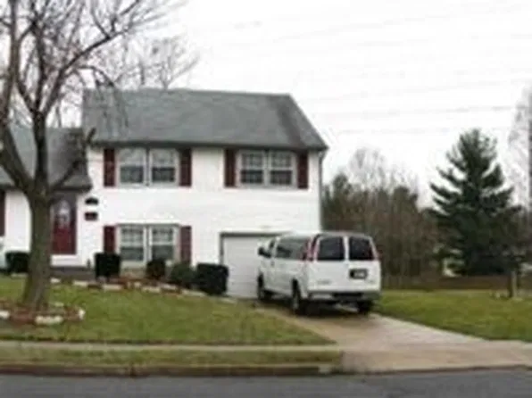 822 Parry Rd, Delran, NJ 08075