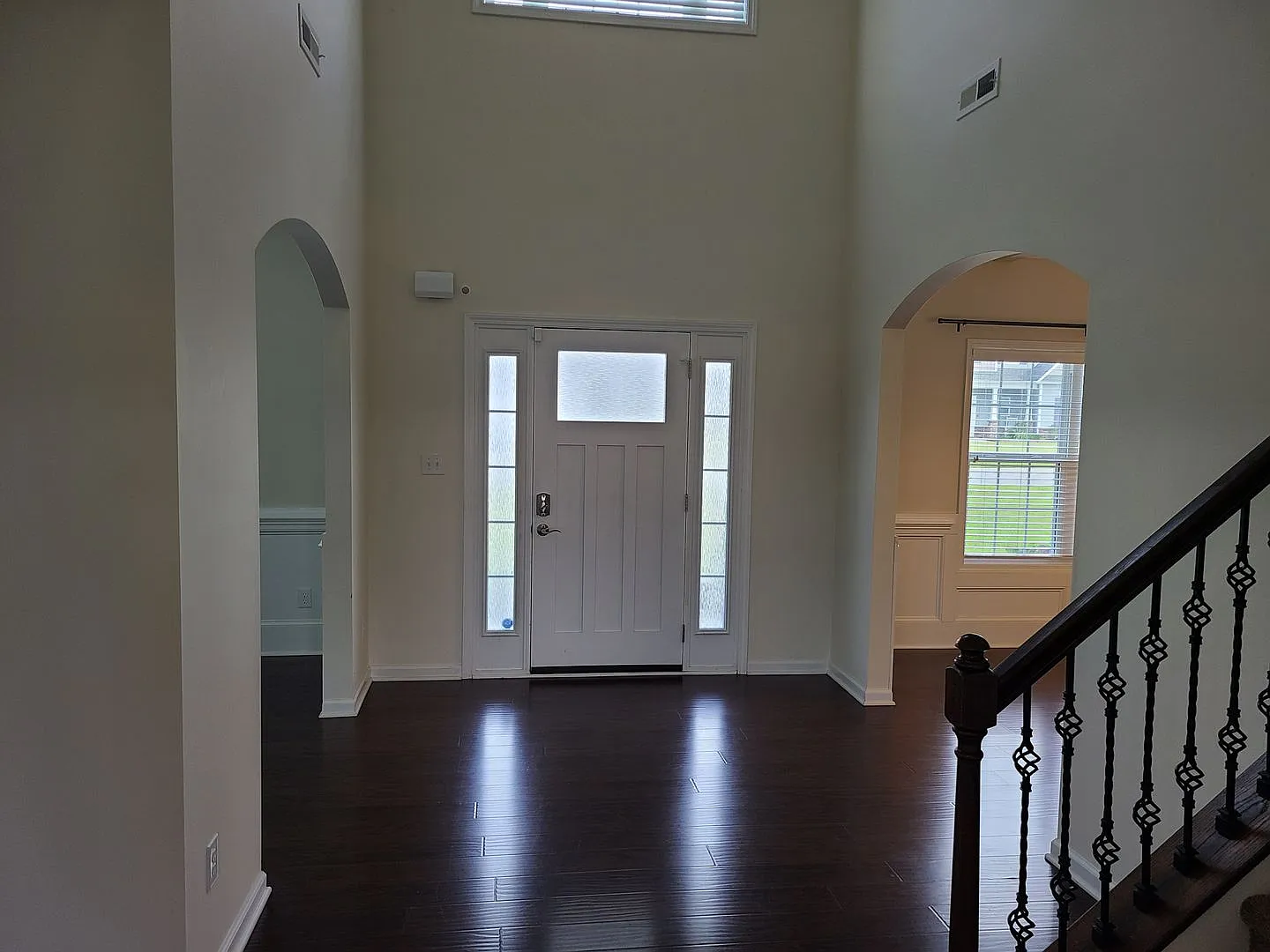 Beautiful 4 bedroom, 3.5 bath unfurnished home in Nautical Reach community — Photo 3