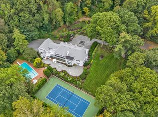 45 Southeast Rd, Sands Point, NY 11050
