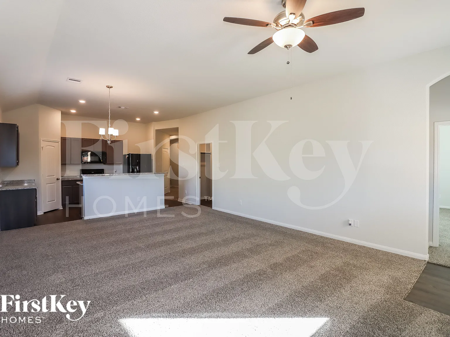3 bed, 2.0 bath, 1421 sqft, $1,450 — Photo 4