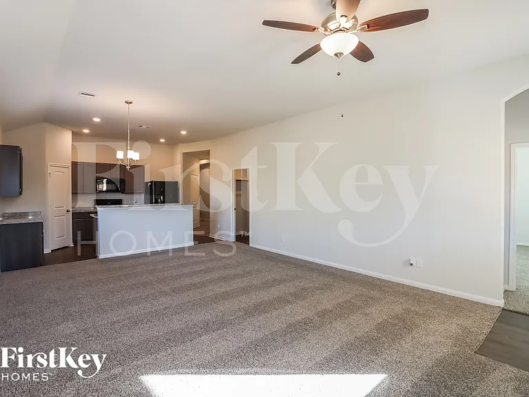 11032 Patriot Ct — Photo 4