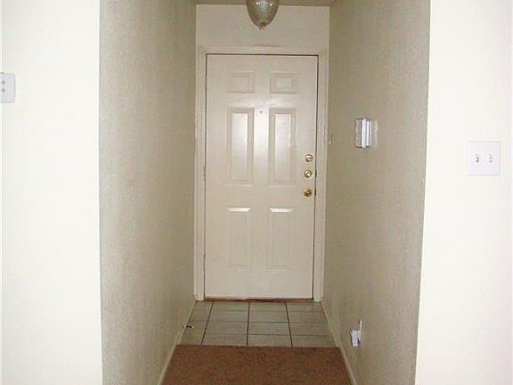 2nd image of 206 Mesquite Cir