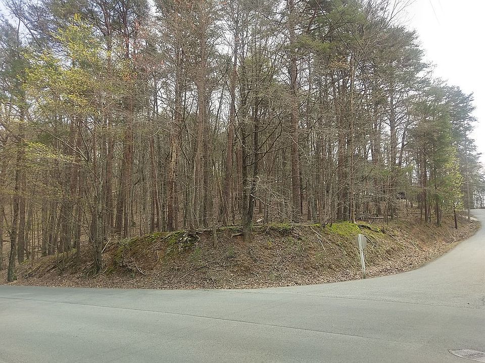 1st image of 121 Cherokee Dr