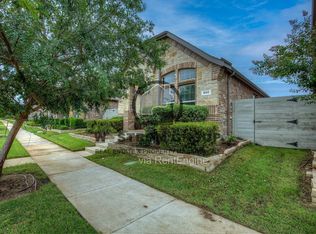 820 10th St, Argyle, TX 76226