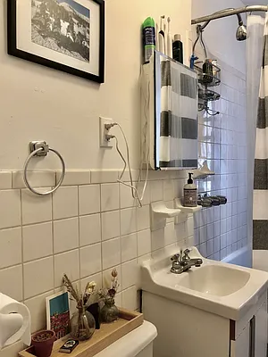 Rented by LJ Sloane Management | media 35