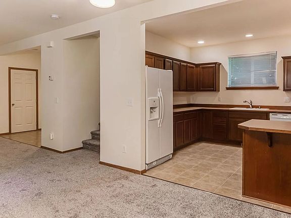 3rd image of 8421 19th St NE