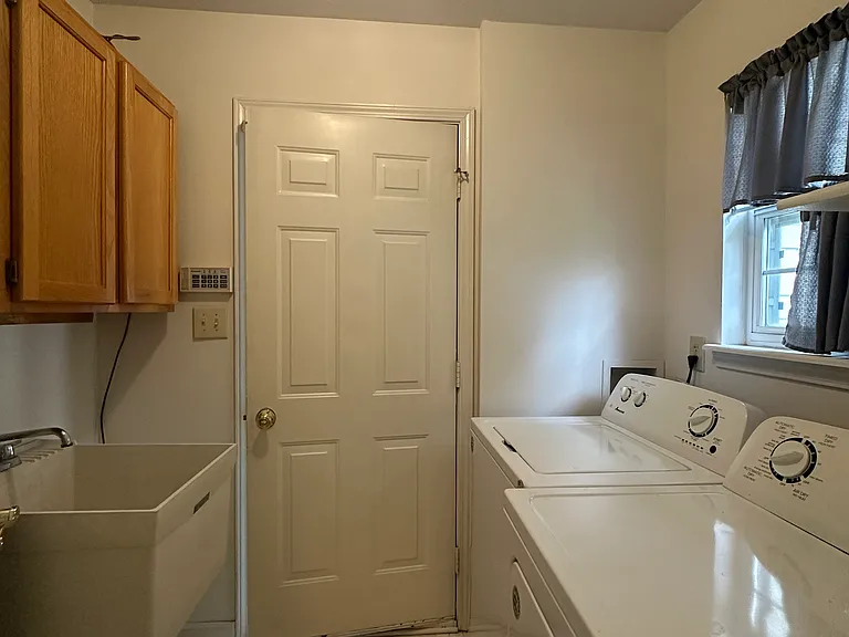 13870 Waycross Dr — Photo 21