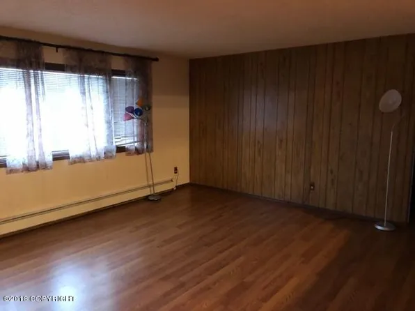 917 E 46th Ct, Anchorage, AK 99503