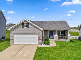 1019 Sweet River Dr, Saint Paul, MO 63366