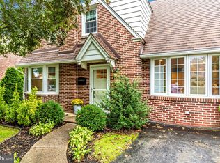 1825 Windsor Park Ln, Havertown, PA 19083