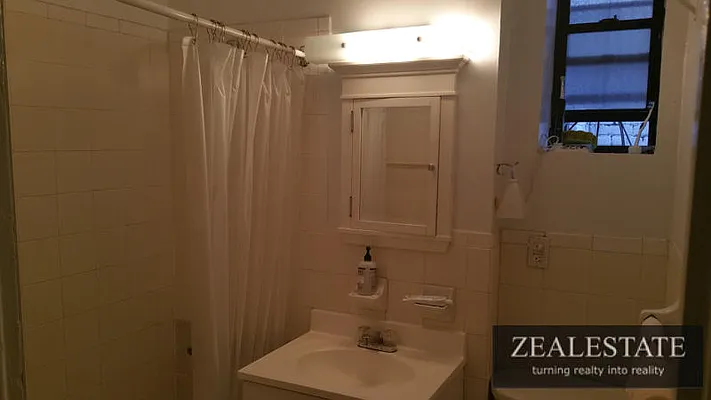 Rented by ZealEstate Group Inc | media 29