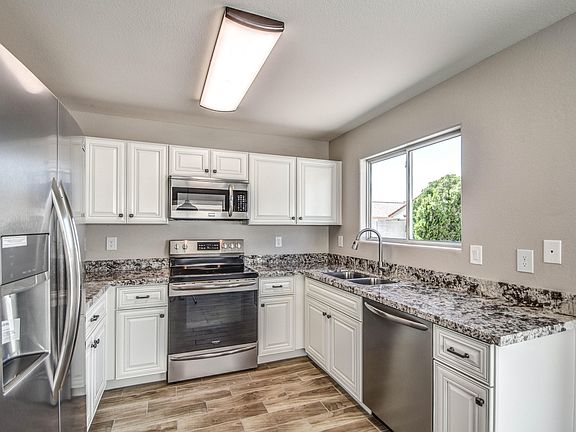 5th image of 3030 W Matthew Dr