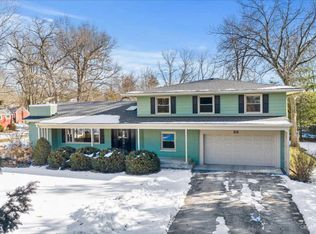 23 Oak Hill Dr, Oswego, IL 60543