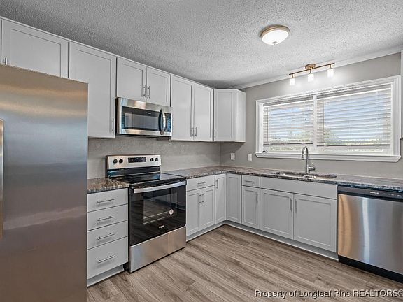 4th image of 406 E Harrington Ave