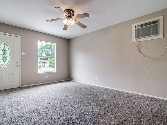 5th image of 5031 Village Trail Dr