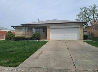 4825 Shell Ct, Warren, MI 48091