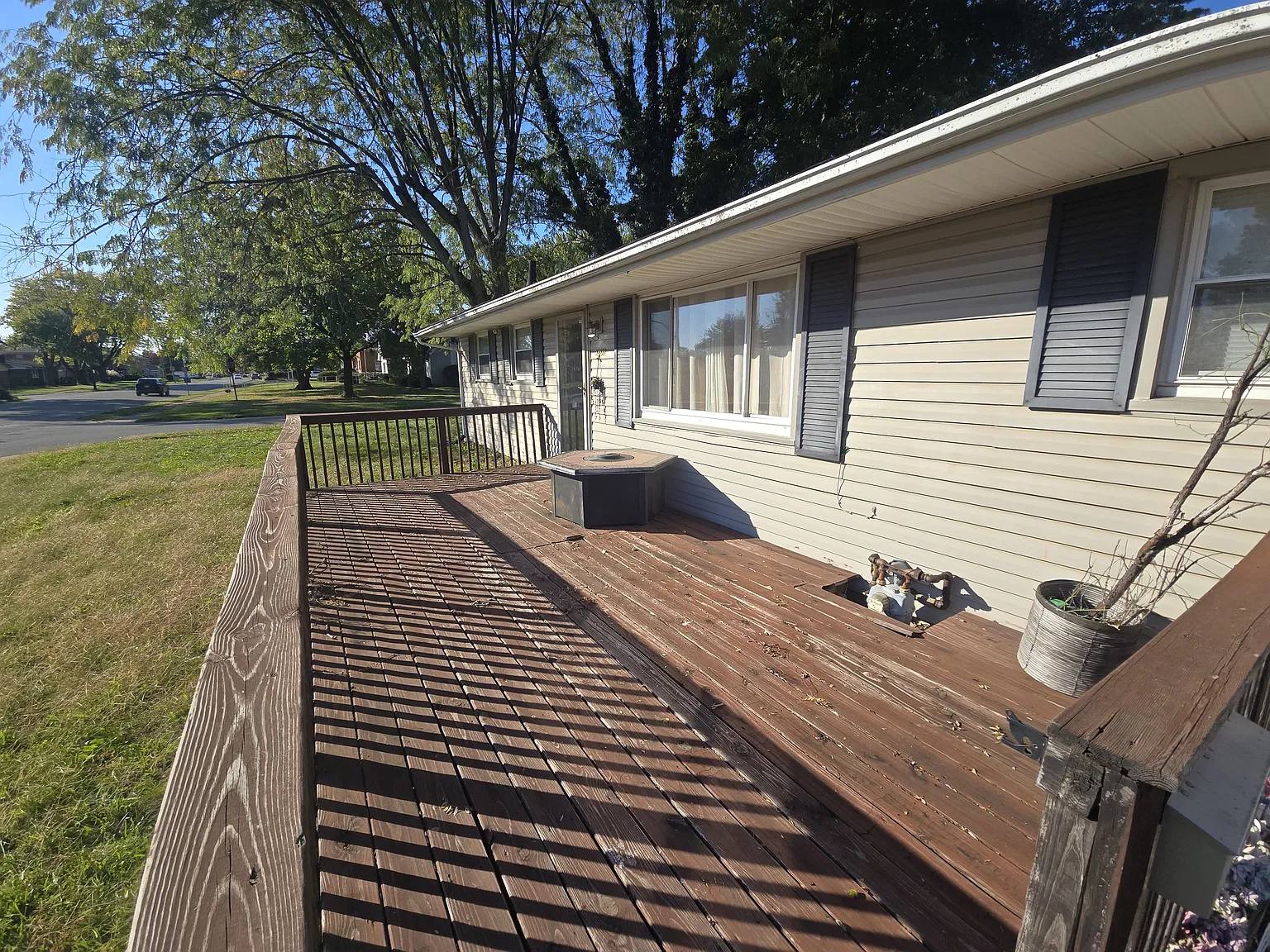 3 bed, 1400 sqft, $1,650 — Photo 2