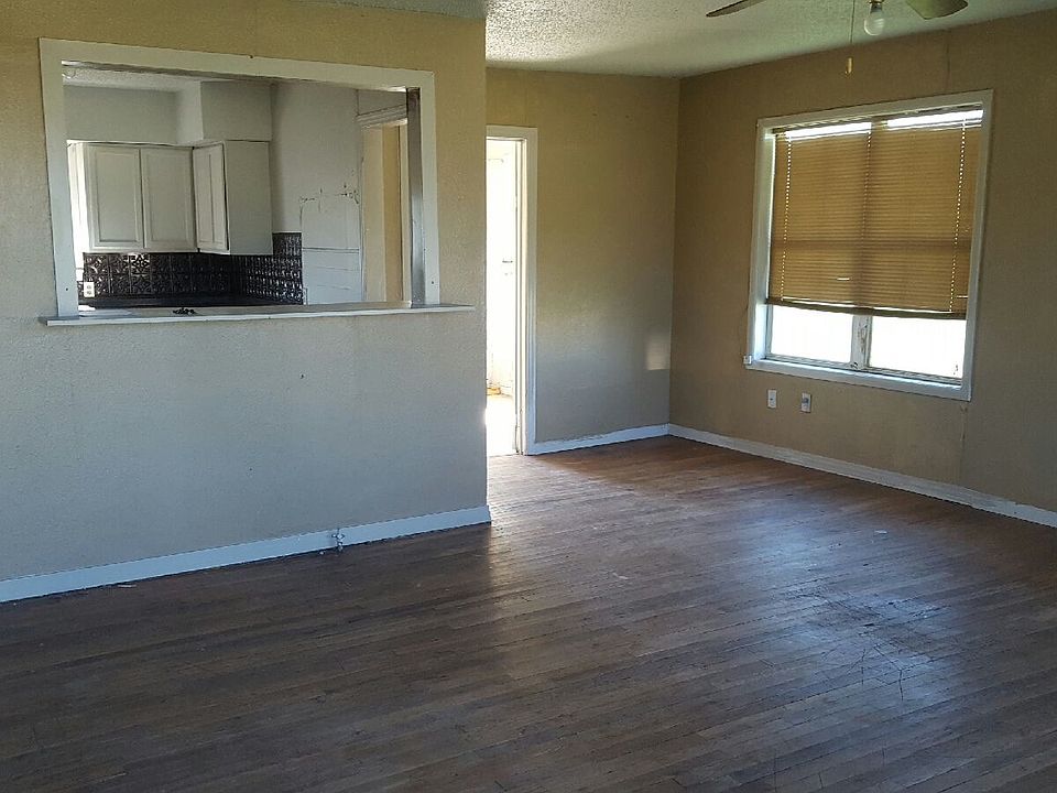 2nd image of 1010 6th St