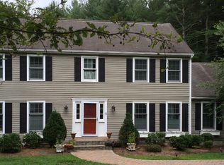 11 Stuart St, Medfield, MA 02052