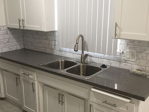 3rd image of 1845 S Cloverdale Ave #1