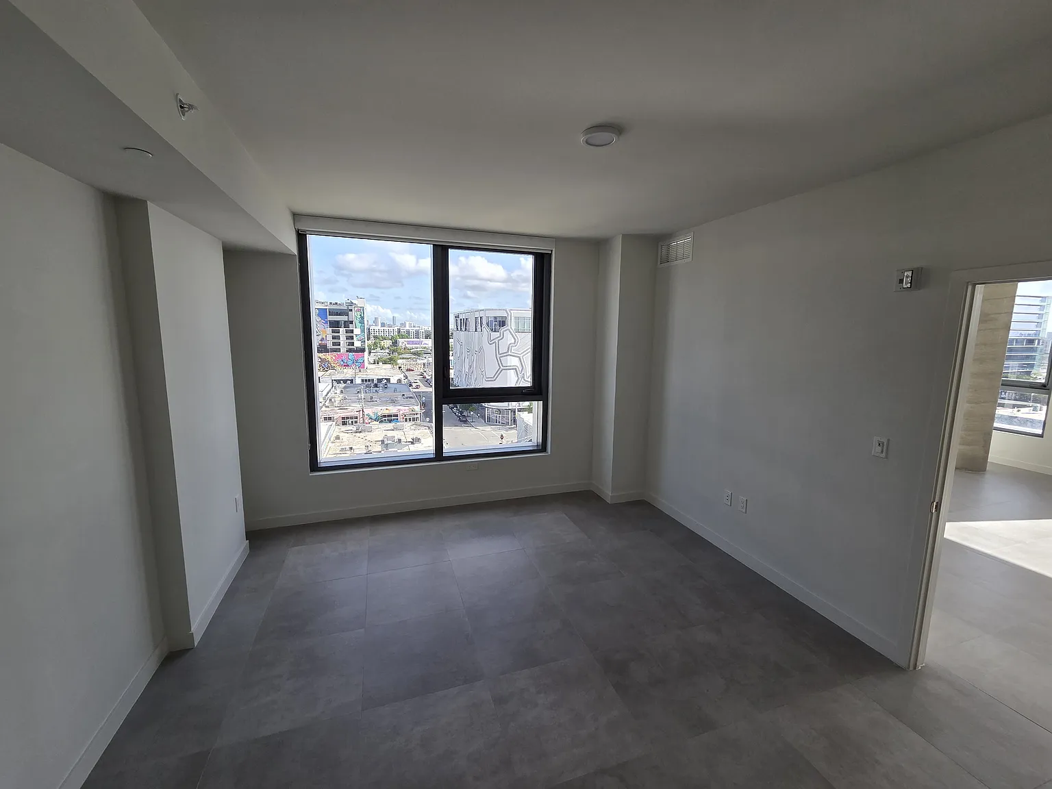 3 bed, 1311 sqft, $4,800 — Photo 3