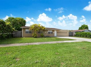 10470 SW 200th St, Cutler Bay, FL 33157