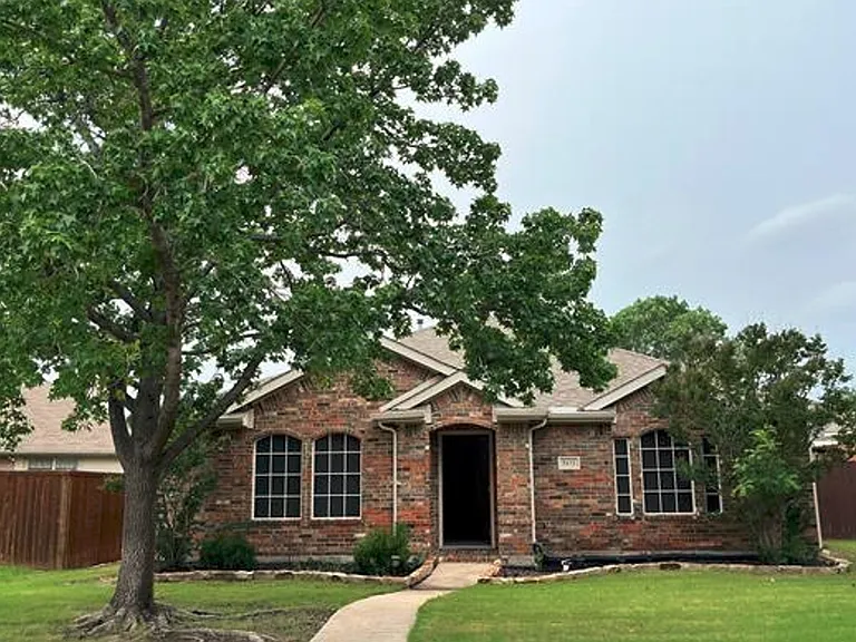 5632 Overland Dr — Photo 1