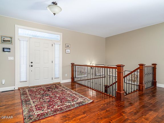 3rd image of 1482 Robert Cir